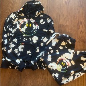 FBZ (flowers by zoe) happy face sweat set!